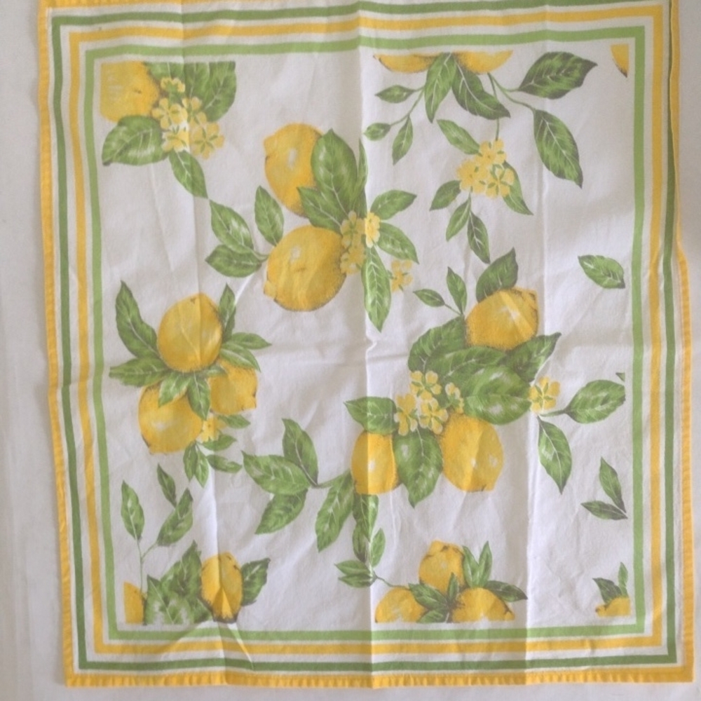 Nicole Miller Home Lemon Placemats, Table Runner, And Tablecloth Bundle (J596)